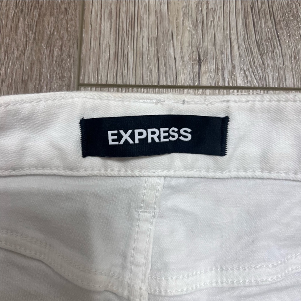 Express Low Rise Shorts - size 2 - Picture 4 of 4